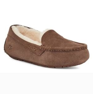 UGG Ansley Slippers Moccasins Size 8